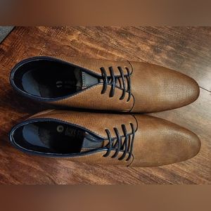 Oaks Field mens shoes.
